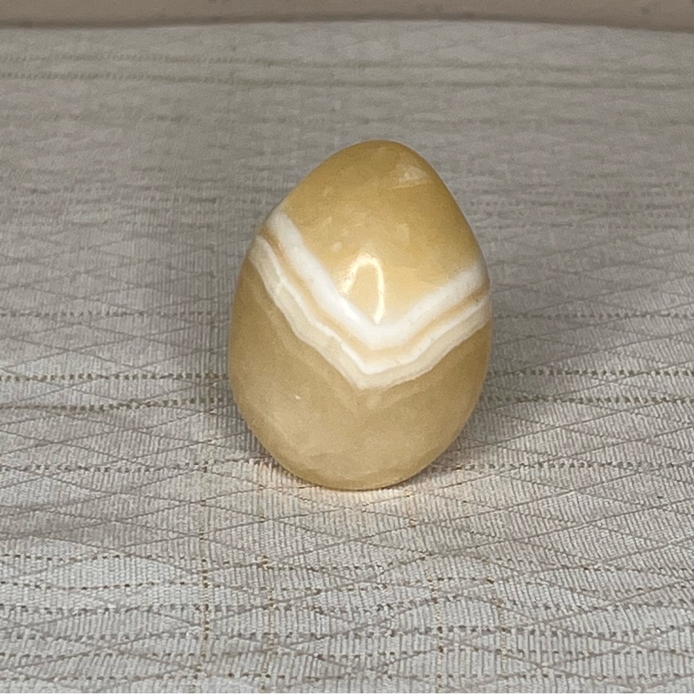 Vintage Onyx Stone Egg – Natural Polished Marble-Decorative Collectible